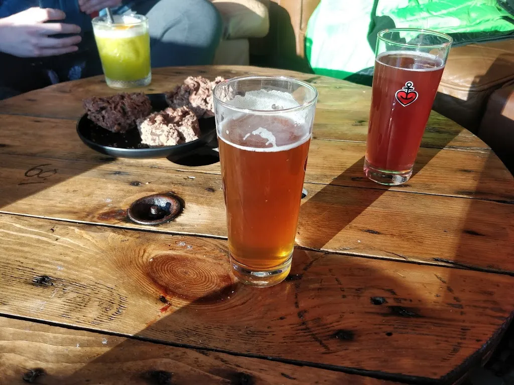 Damien Leprovost_Gliss'Bar - Pub - Burgers Bières Cocktails_Métabief_review