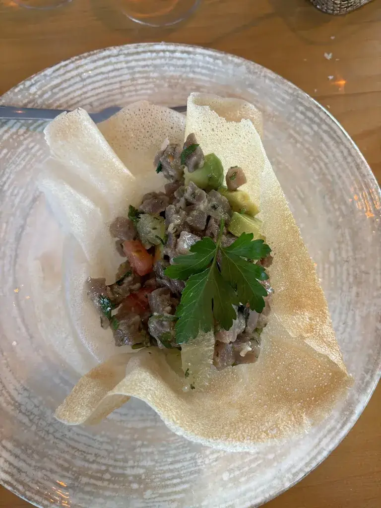 Justien Marseille_La Barge_Saint-Jean-de-Losne_review