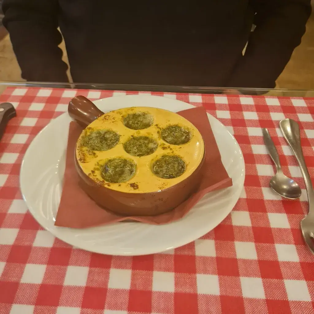 Lisa Munden_Le bouchon Losnais_Saint-Jean-de-Losne_review