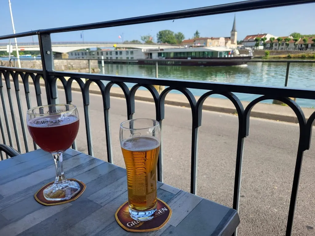 BRASSERIE DU PORT_Saint-Jean-de-Losne_slider_image_2