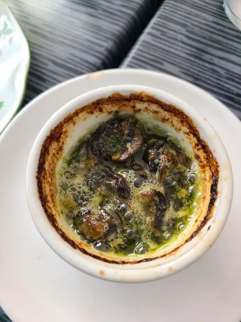 Marianne_CHEZ KRIPP_Lucenay-l'Évêque_recensione