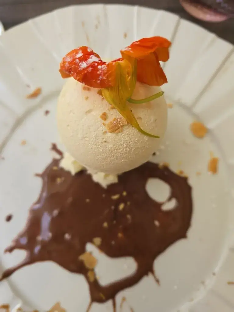 Stephanie Da_Le Mot de la Faim_Saint-Claude_review