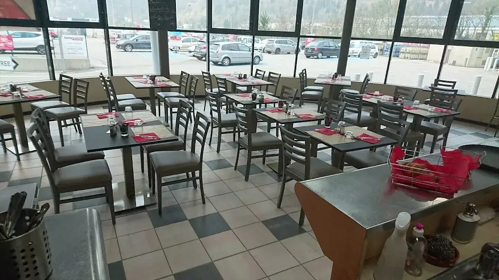 L'ENTR'ACTE_Saint-Claude_slider_image_1