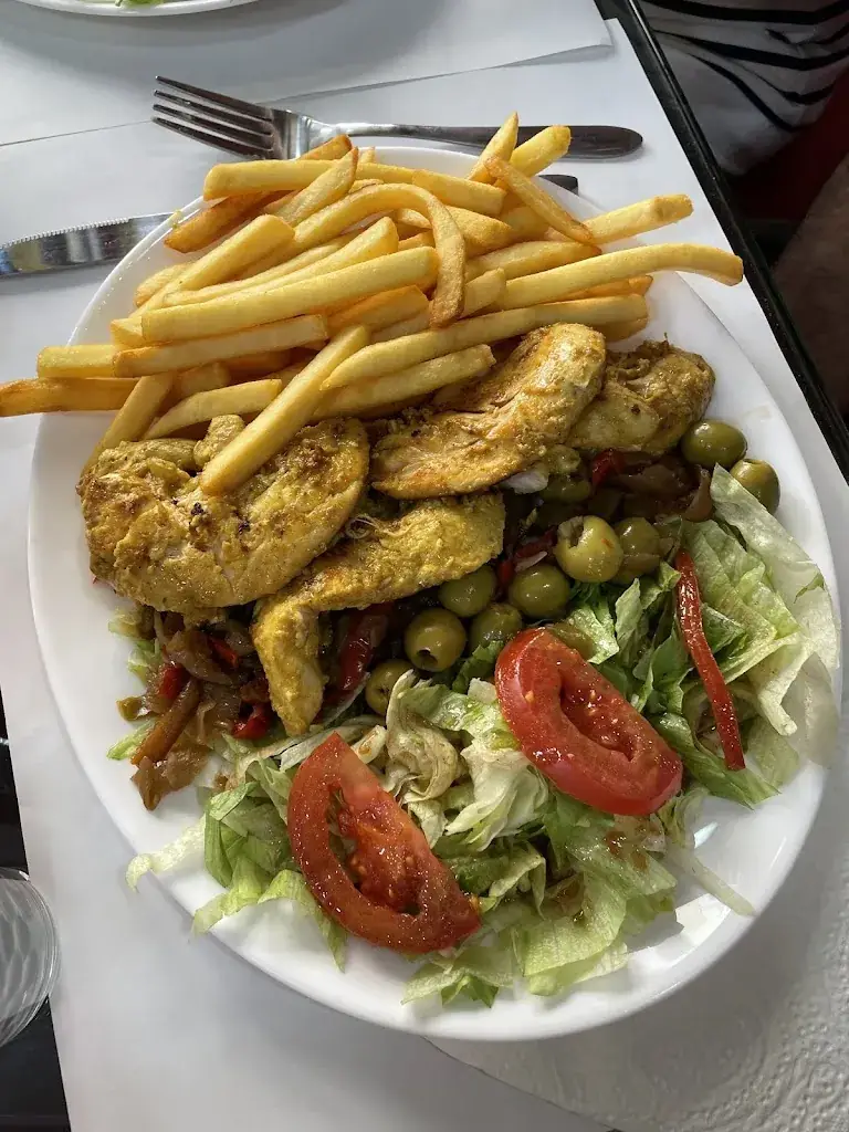 Amina Mekkaoui_Les Aures_Saint-Claude_recensione