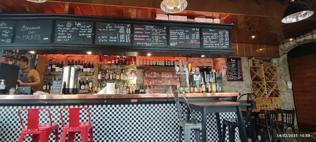 Messaoud HANNI _Mr.Maurice_Saint-Claude_review