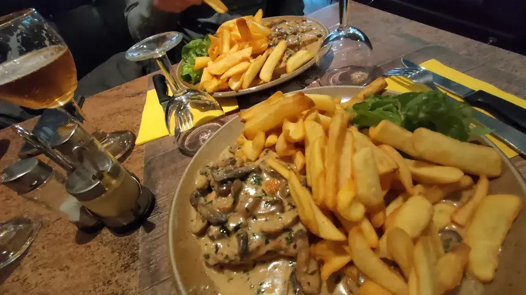 David_Bar Central_Saint-Claude_review