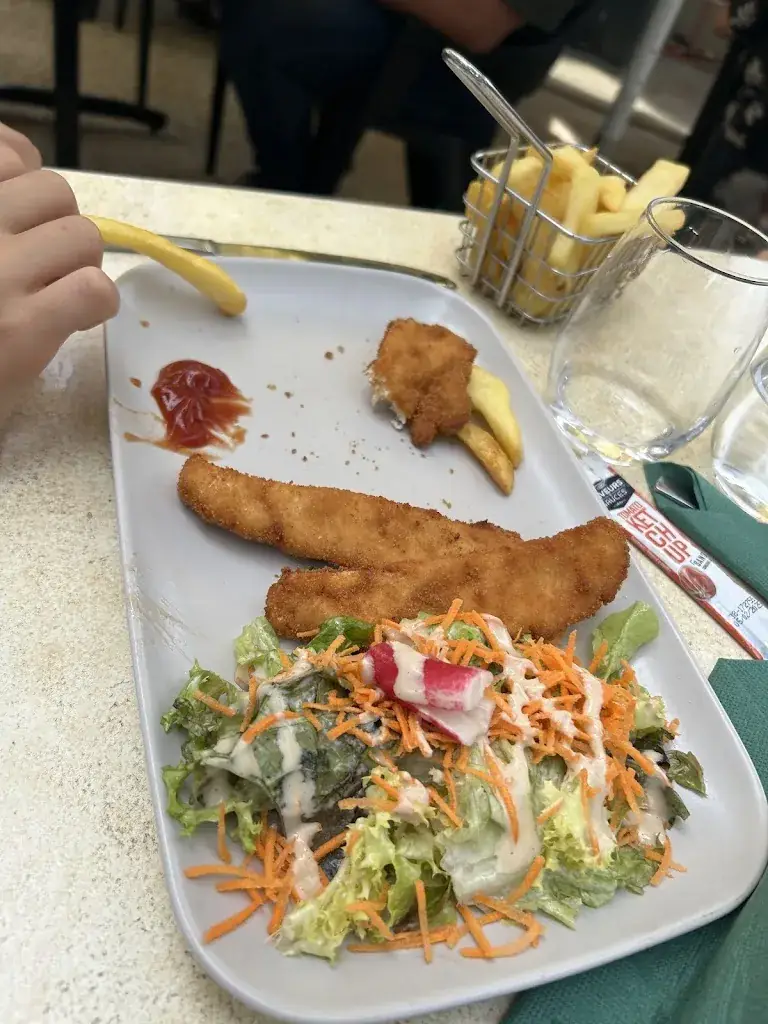 Gilles Thiebaut_Café des Sports - Chez Sandra_Beauvallon_recensione