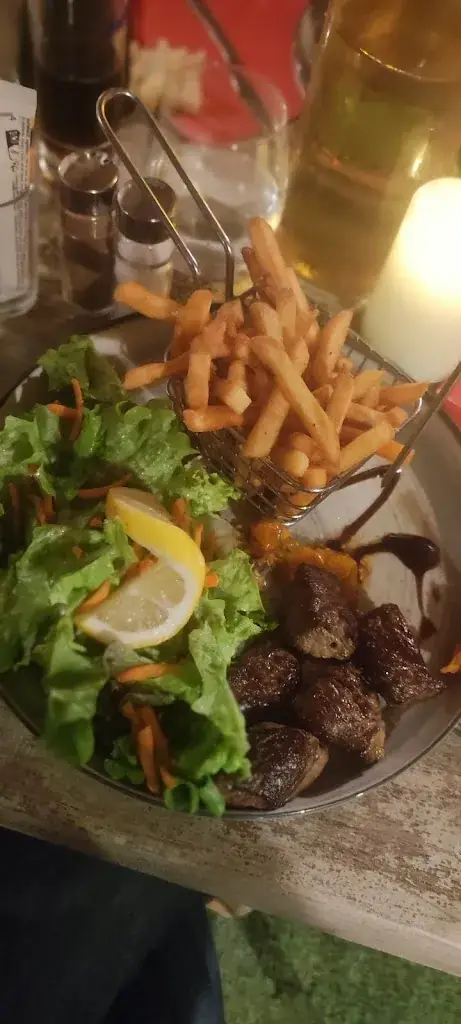 Nicolas Dulac_Café des Sports - Chez Sandra_Beauvallon_recensione