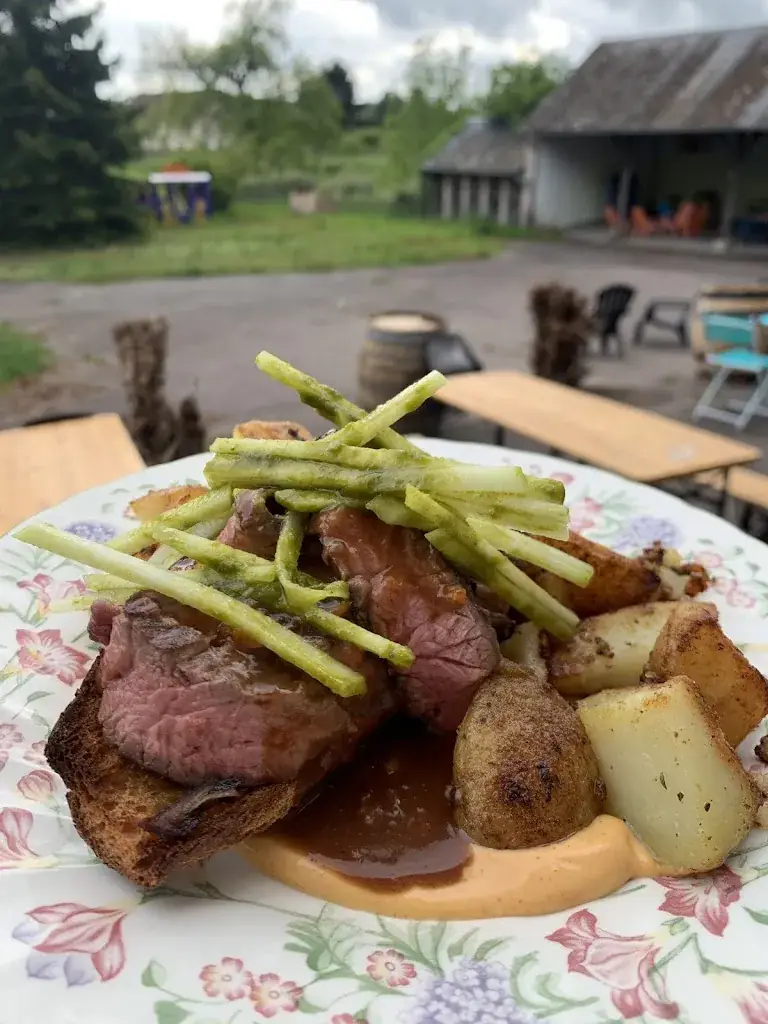 Odessa l'Ecole_Lormes_slider_image_3