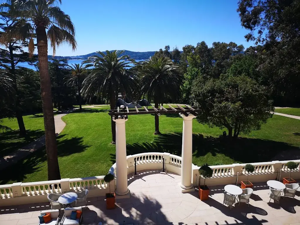 Artemis Manou_Le Beauvallon_Grimaud_review