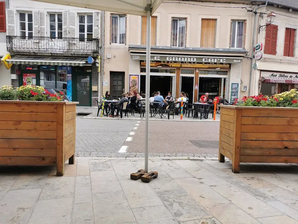 Le Grand Cafe Chez Carlos_Lormes_slider_image_3