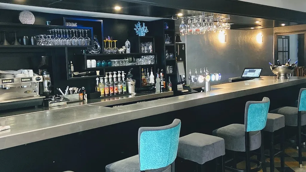 La Source restaurant in Lormes