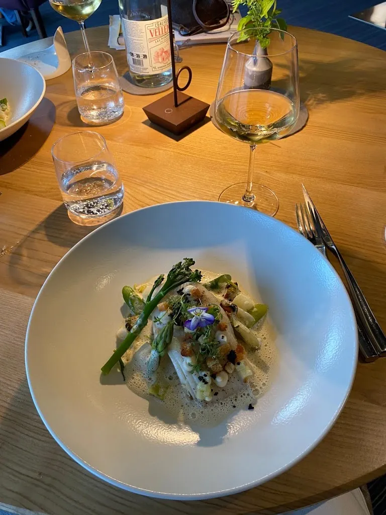 Judith Van Twist_Logis Hôtel du Morvan Rest. la Table de Jérôme_Luzy_review