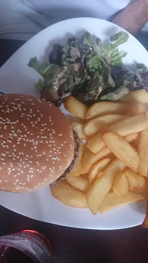 Menu_Bar de l'Eglise_Luzy_image_5