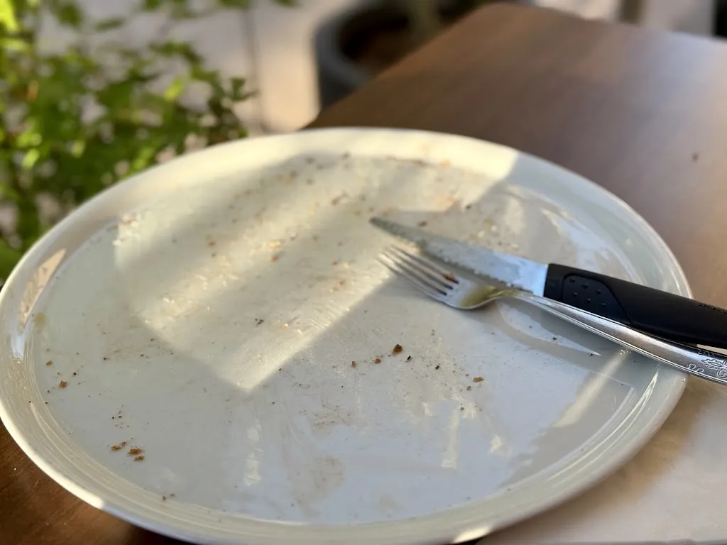 Georg Metger_Bella Pizza Luzy_Luzy_review