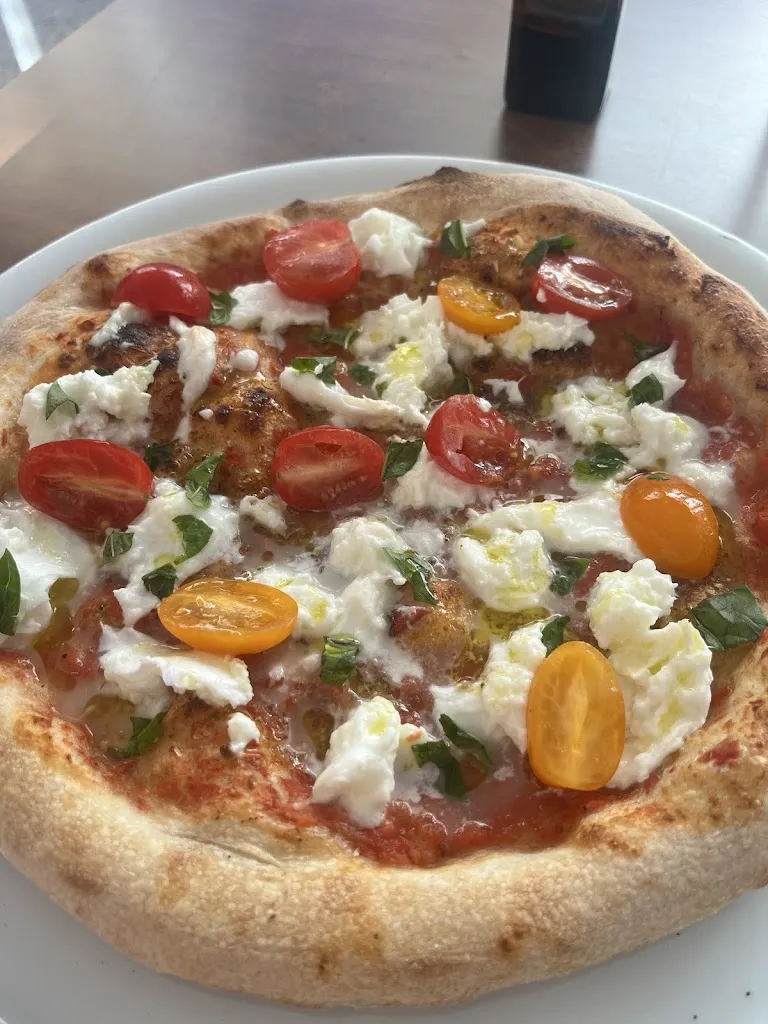 Bella Pizza Luzy_Luzy_slider_image_3