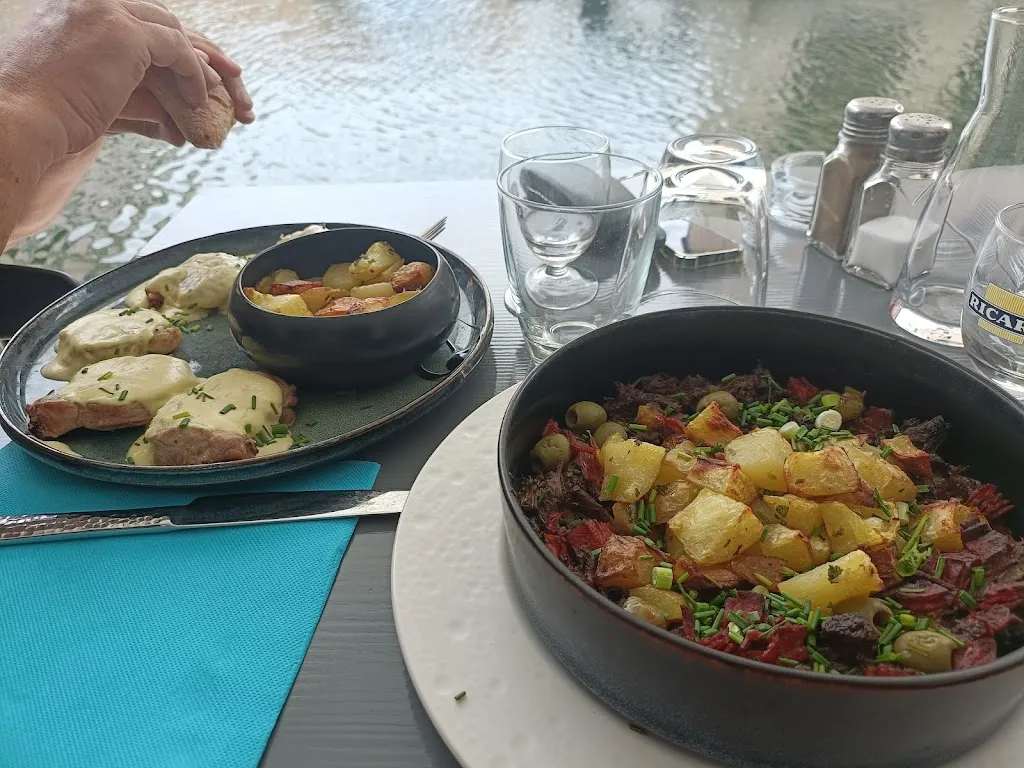 Lily's_Grimaud_slider_image_3