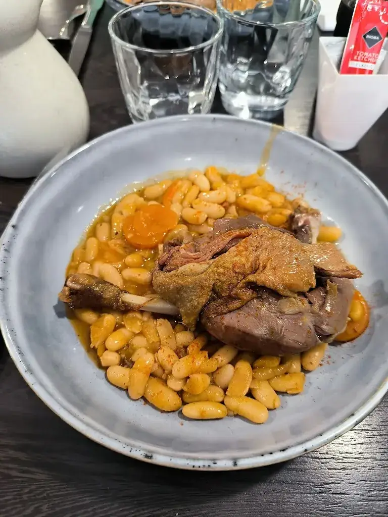 Julie Laine Guillain_L'embuscade_Magny_review