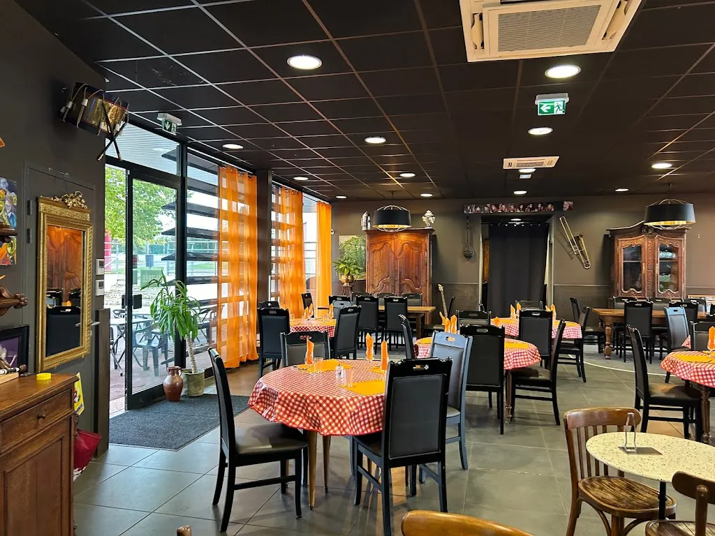 Le Moliere_Magny-Cours_slider_image_3