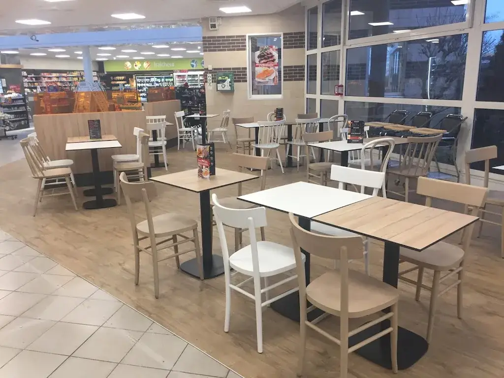 LUNCH GRILL_Magny-Cours_slider_image_2