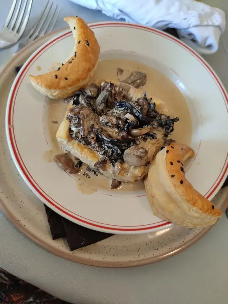 AMELIE J._Hôtel du Commerce_Marnay_review