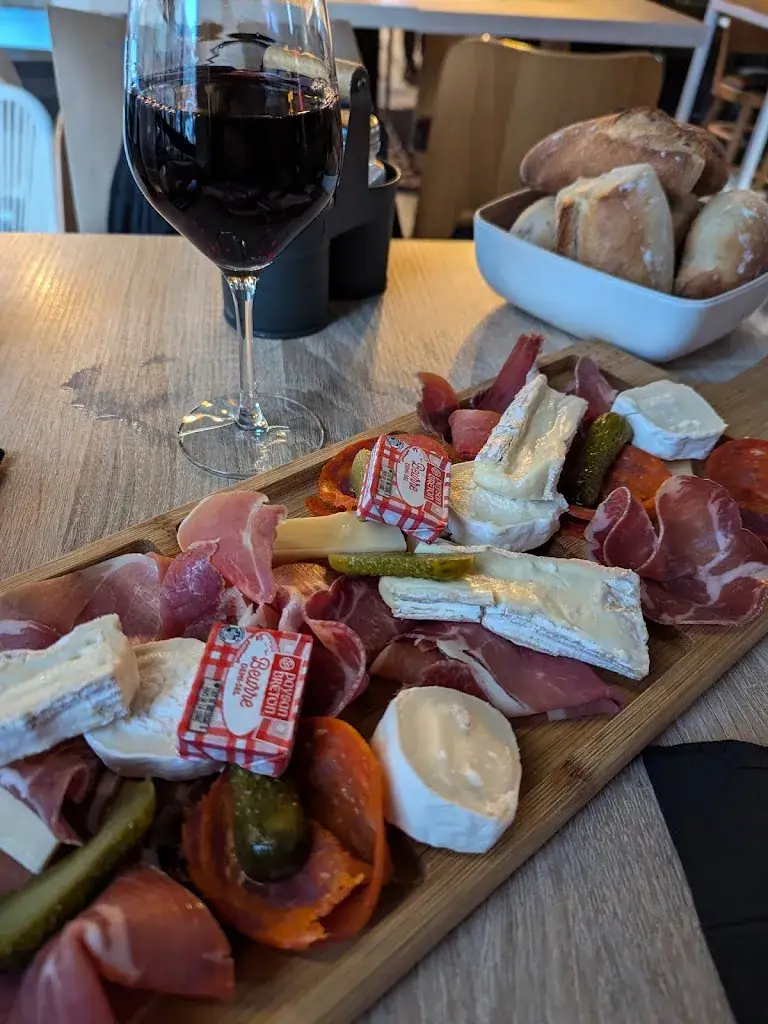 Henrik reibom_Le Code Bar_Magny-le-Hongre_review