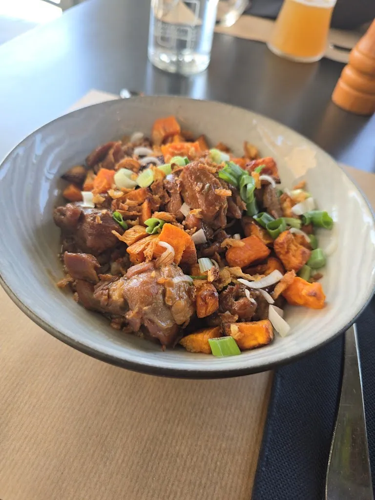 Noemie Marquis_La Parenthèse_Châteauneuf-sur-Isère_review