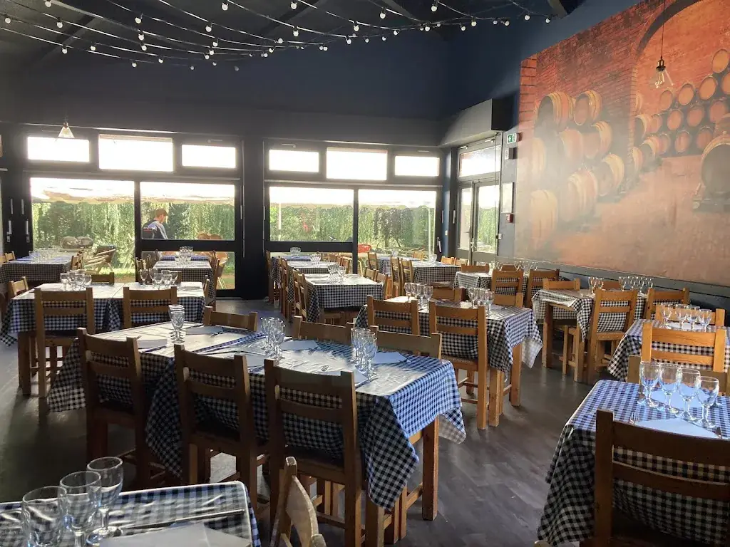 Aux 2 Coqs Restaurant in Bas-en-Basset