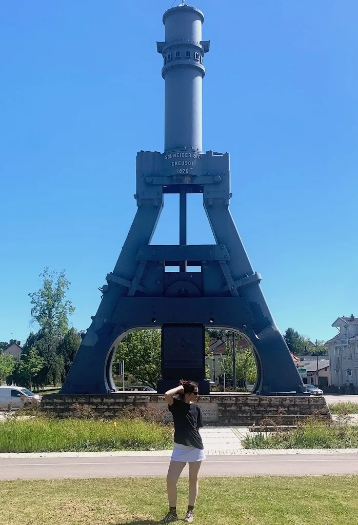 Lucie_Le Marteau-Pilon_Creusot_review