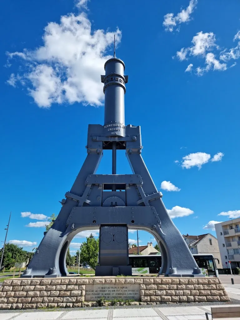 Le Marteau-Pilon_Creusot_slider_image_1