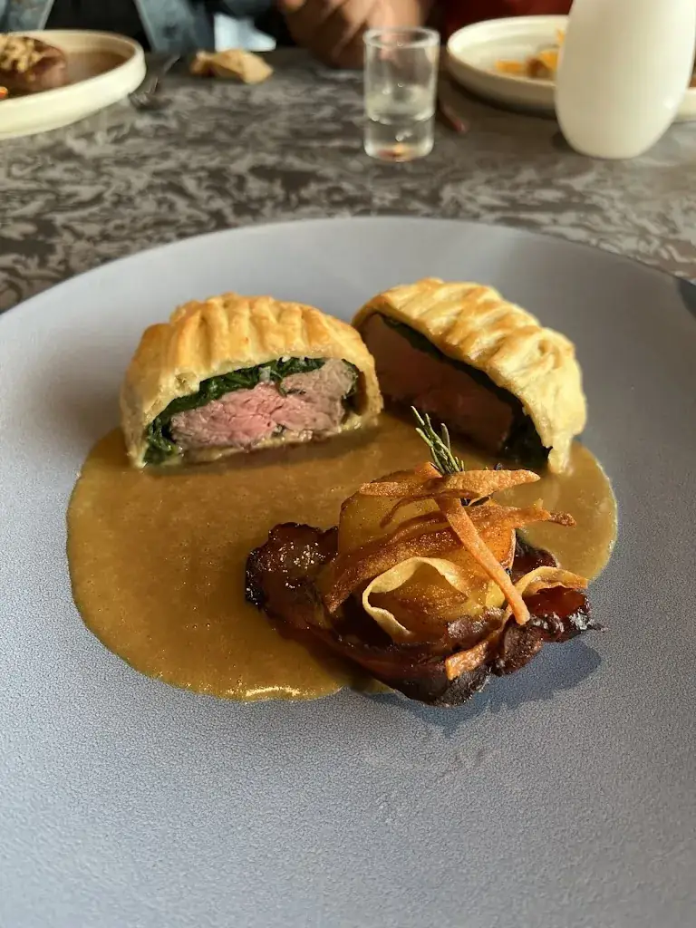 Jarek Wu_Le Restaurant du Château_Saint-Sernin-du-Bois_recensione