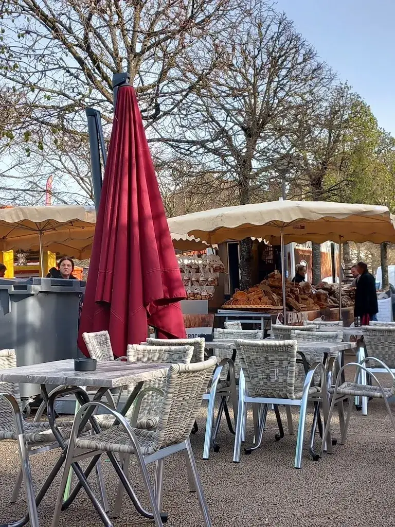 Restaurant Le Vieux Puits restaurante en Marcigny