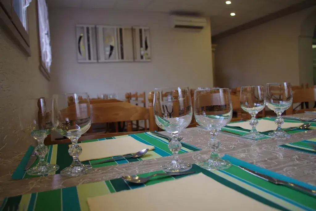 Le Première Ligne Bar Restaurant_Chambilly_slider_image_1