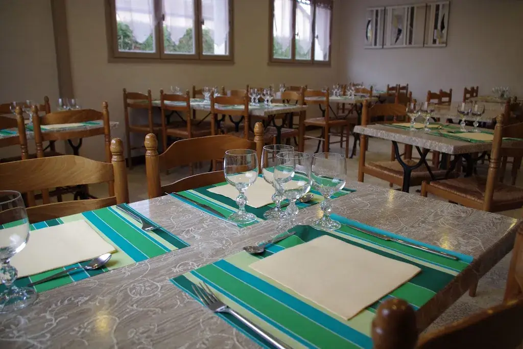 Le Première Ligne Bar Restaurant_Chambilly_slider_image_3