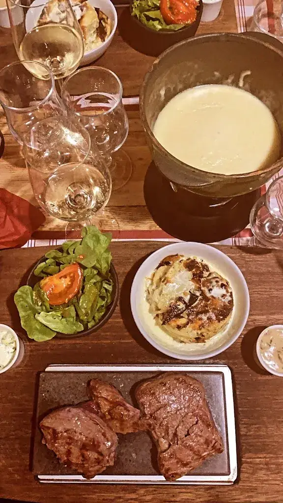 Elliot_Restaurant Le Refuge_Rousses_review