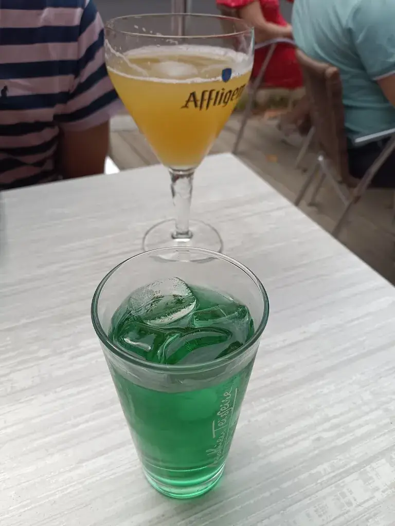 Maelle DRUESNE_Le Petit Nice_Bas-en-Basset_review