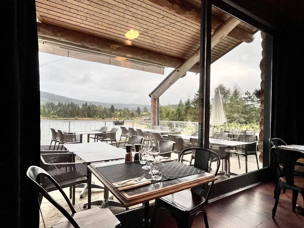 Le Chalet du Lac les rousses restaurant in Rousses