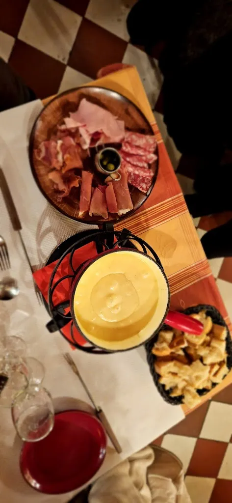 Menü_Brasserie L'Arbezie Franco-Suisse_Rousses_Bild_2