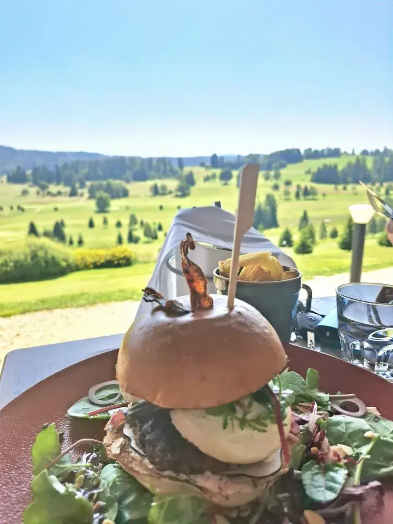 Stefano Aprile_Golf du Mont Saint Jean_Rousses_review