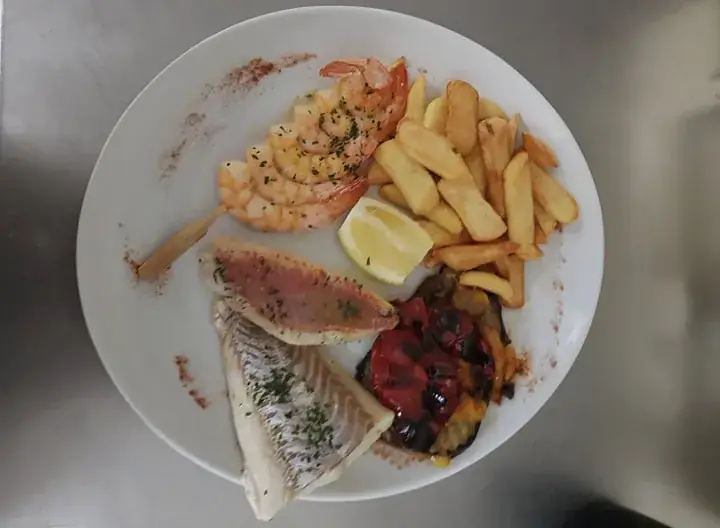 Restaurant LA CAMARGUE_Bas-en-Basset_slider_image_2