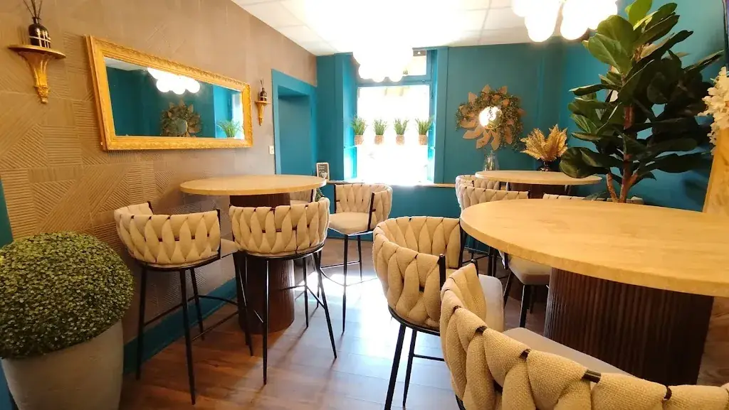 LE ZAKI_Rousses_slider_image_1