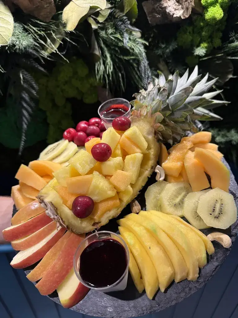 LE ZAKI_Rousses_slider_image_2