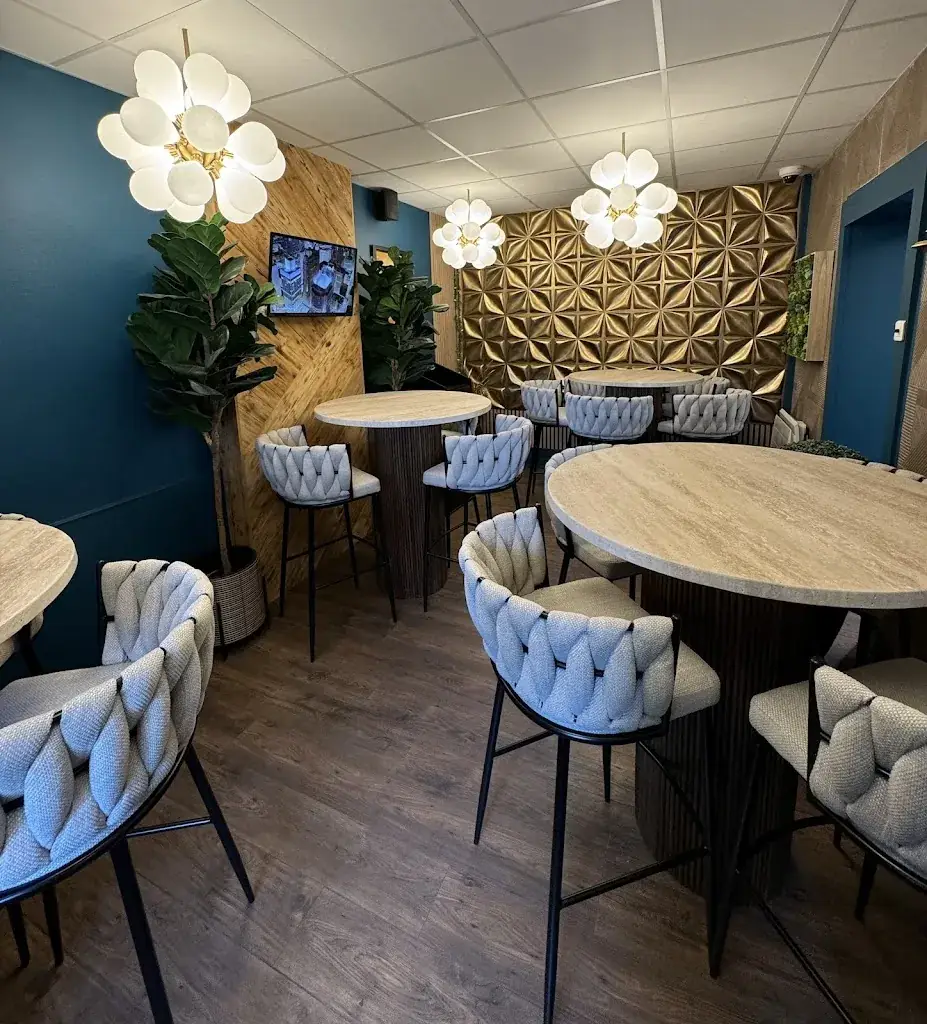 LE ZAKI_Rousses_slider_image_3