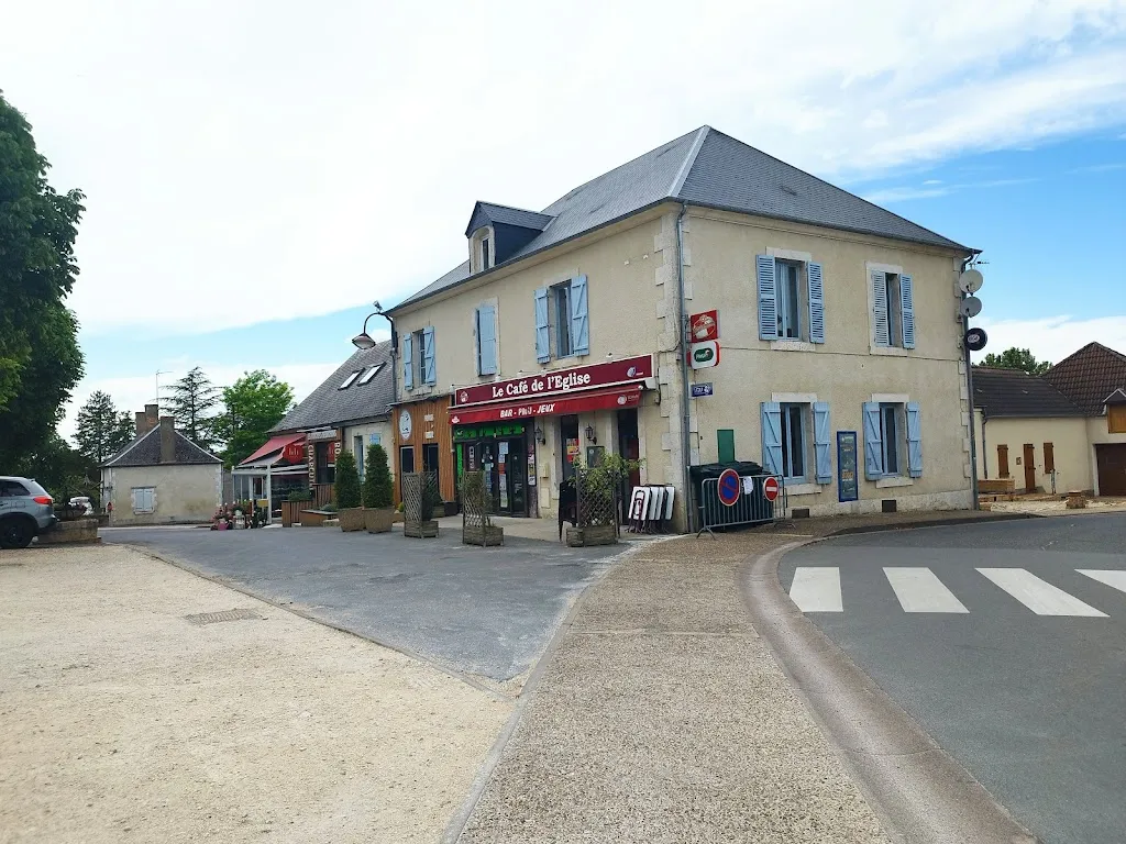 Le Café De L'eglise ristorante a Chapelle-Saint-Ursin
