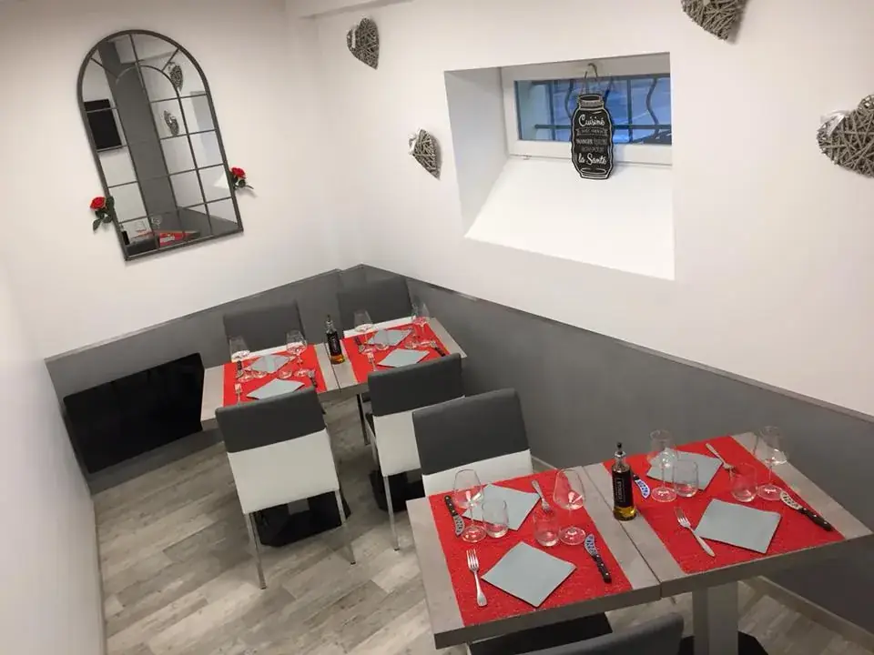 yannospizza2 restaurant in Matour