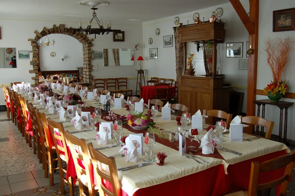 Auberge du lac restaurant in Trivy