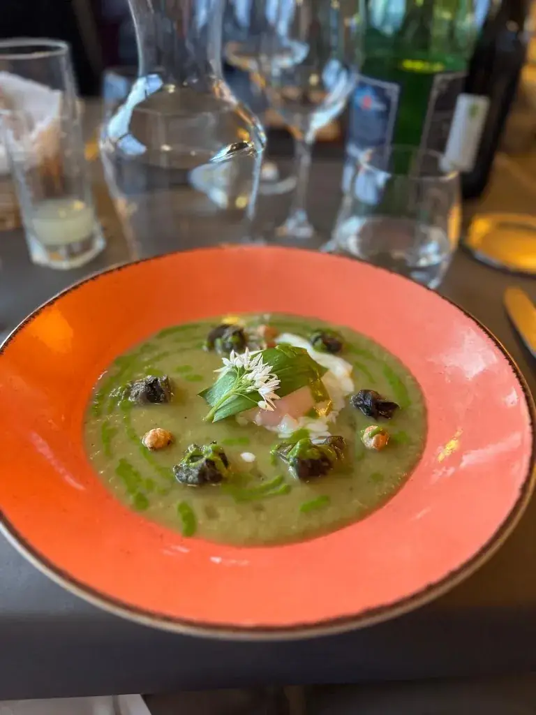 raphaelle groves_Le Saint-Cyr_Montmelard_review