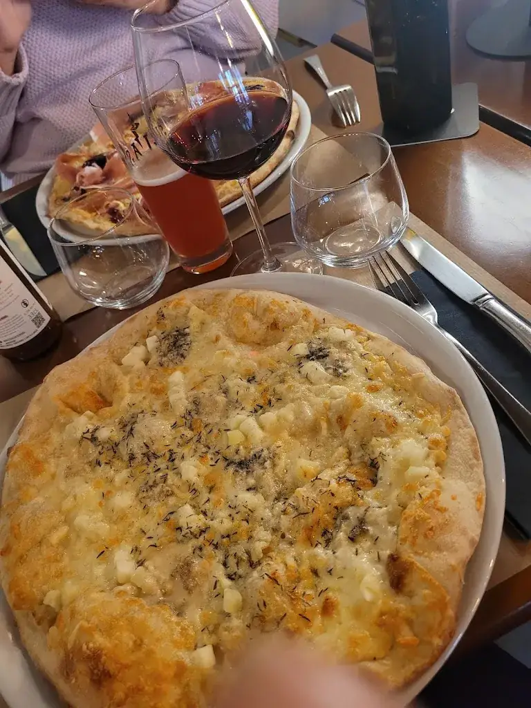 Céline GERARD_Pizza et Compagnie_Montcenis_review