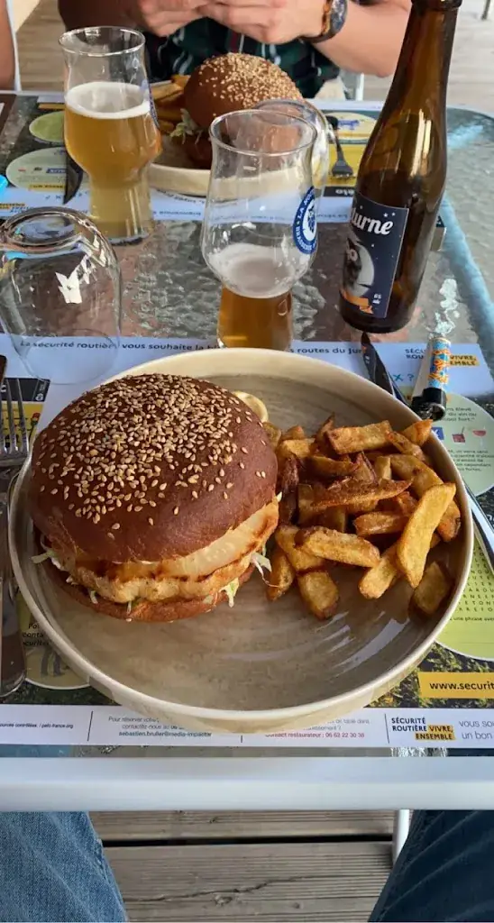 thibault james_Les Épicuriens_Mont-sous-Vaudrey_review