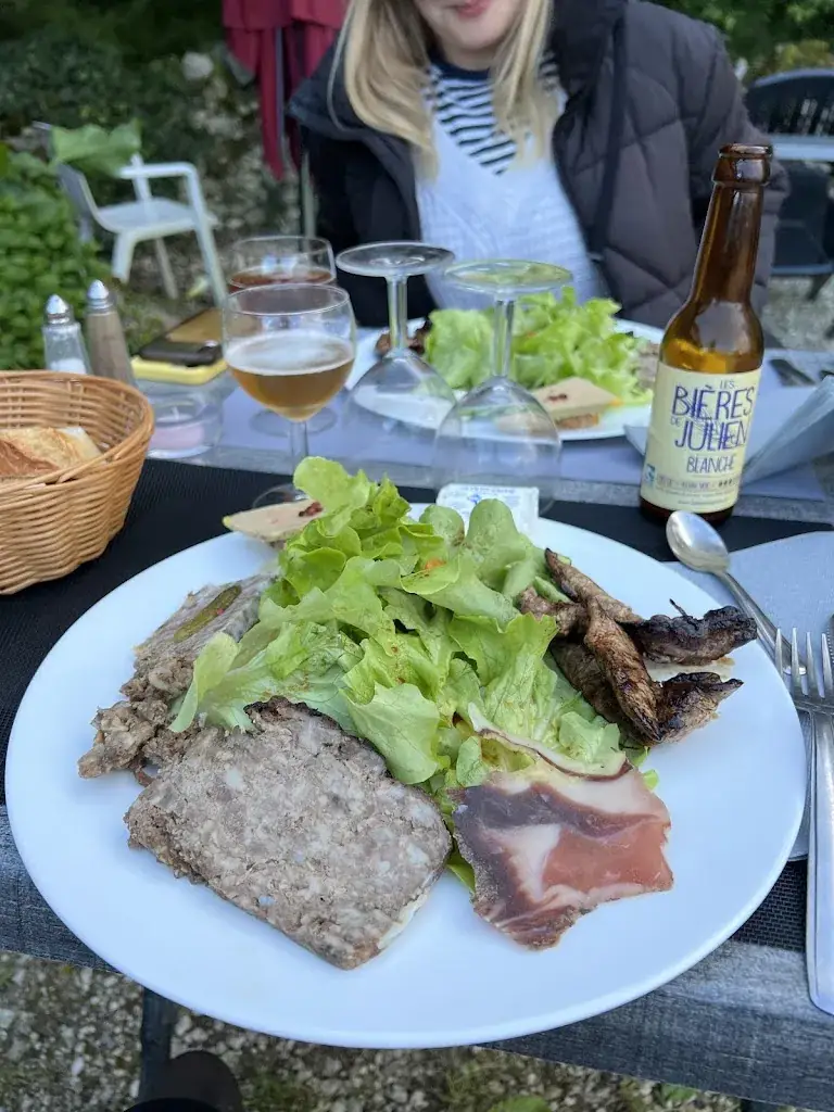 Isabel Thümer_Ferme Auberge d'Esparnol_Montfaucon_review